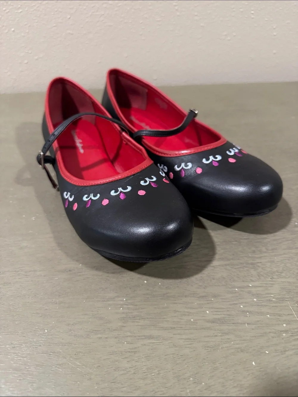 Hanna Andersson Black Mary Jane Dress Shoes with Pink Accents